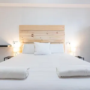 hostal-one-bcn.catalonia-hotels.com/
